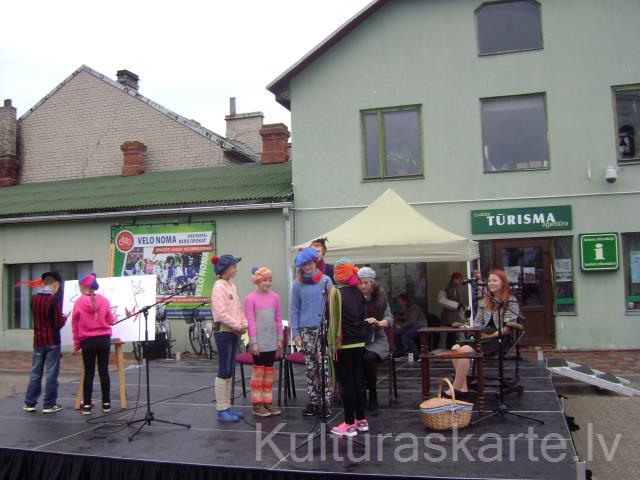 Lietus lāses pieskāriens dzejas dienās Ludzā